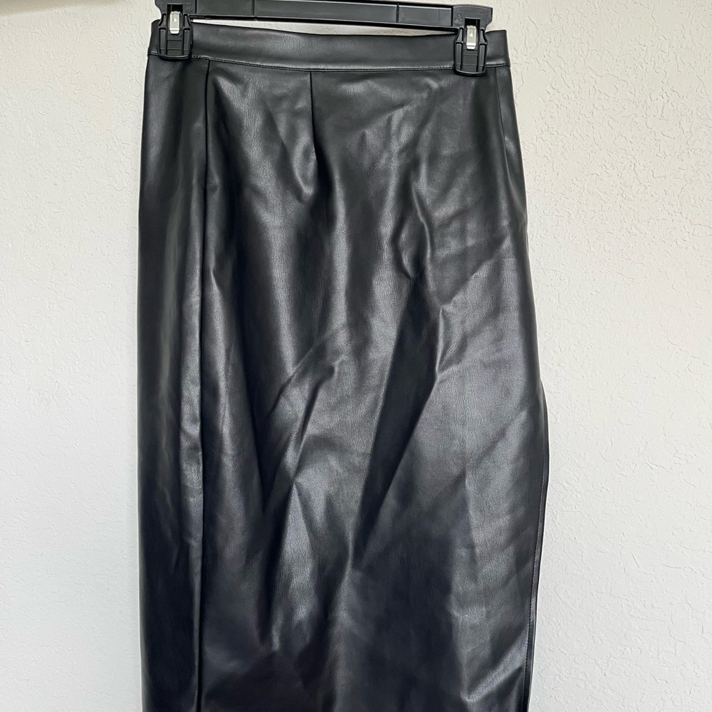 Forever21 Black Pencil Skirt